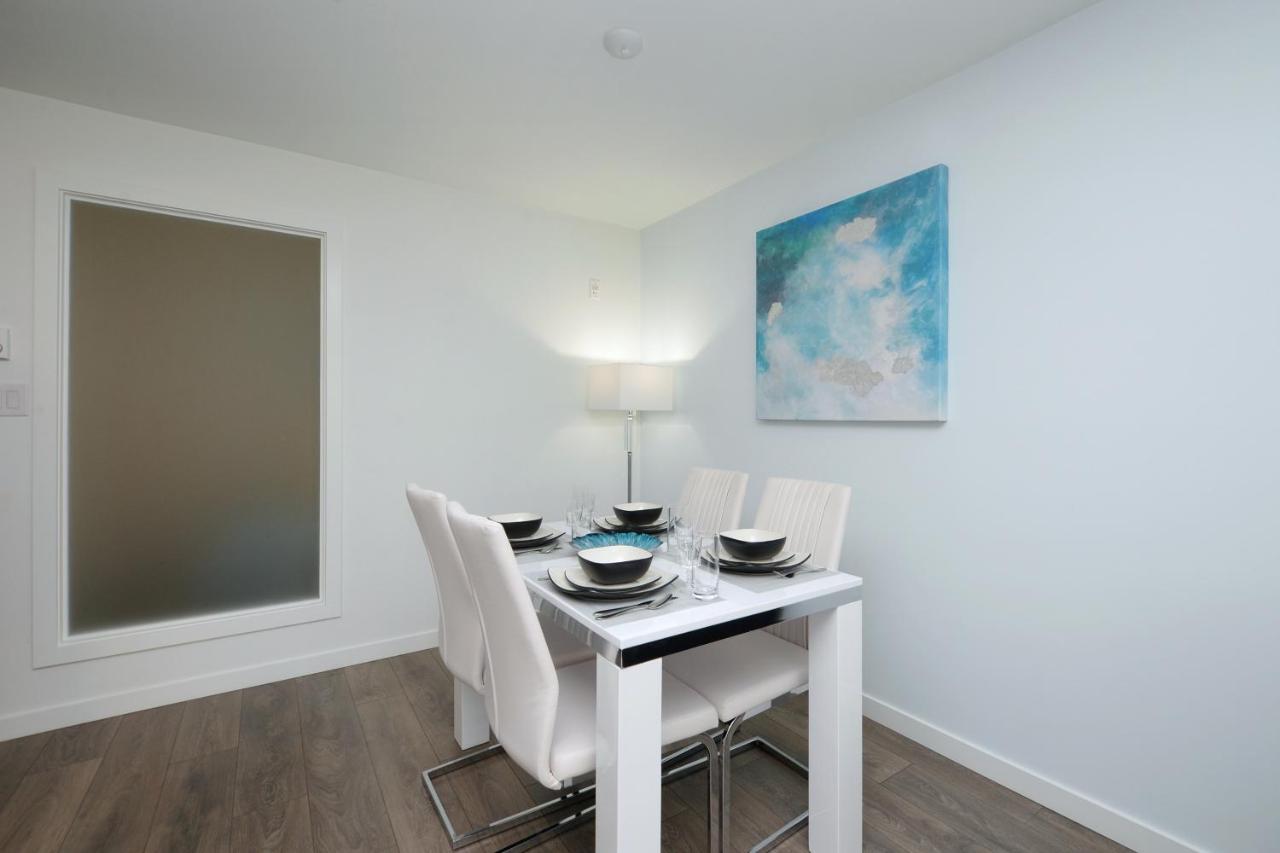 Gorgeous Old Town Condo With Patio And Parking! Victoria Kültér fotó