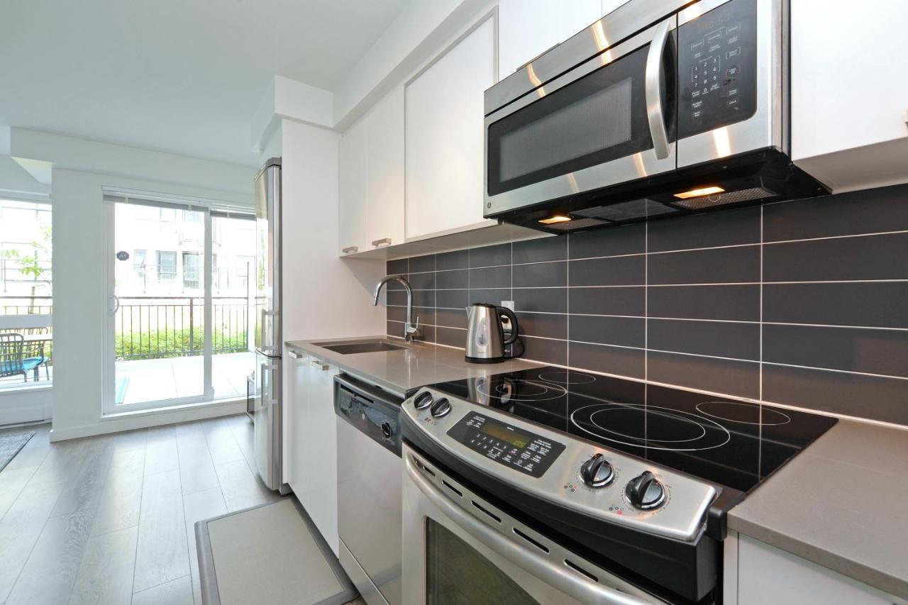 Gorgeous Old Town Condo With Patio And Parking! Victoria Kültér fotó