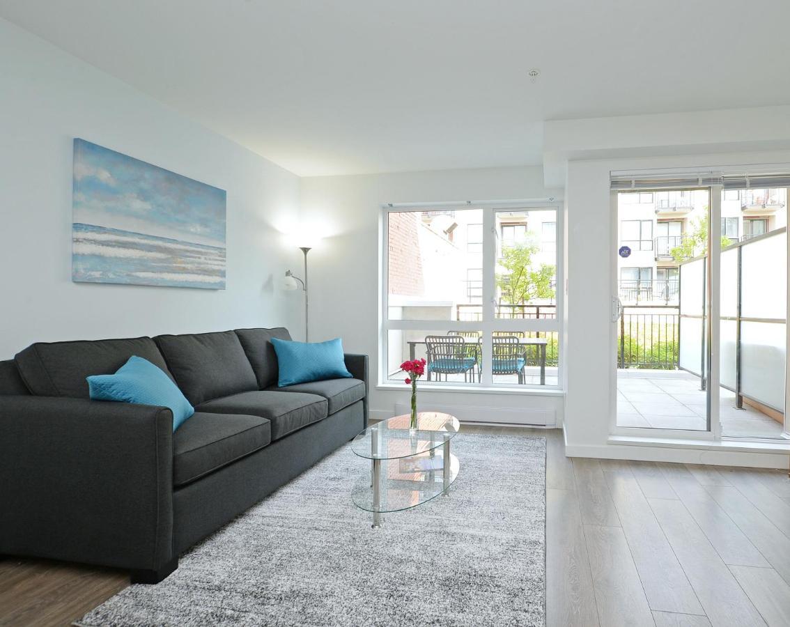 Gorgeous Old Town Condo With Patio And Parking! Victoria Kültér fotó
