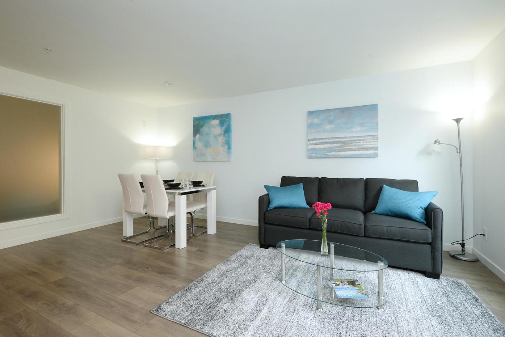 Gorgeous Old Town Condo With Patio And Parking! Victoria Kültér fotó