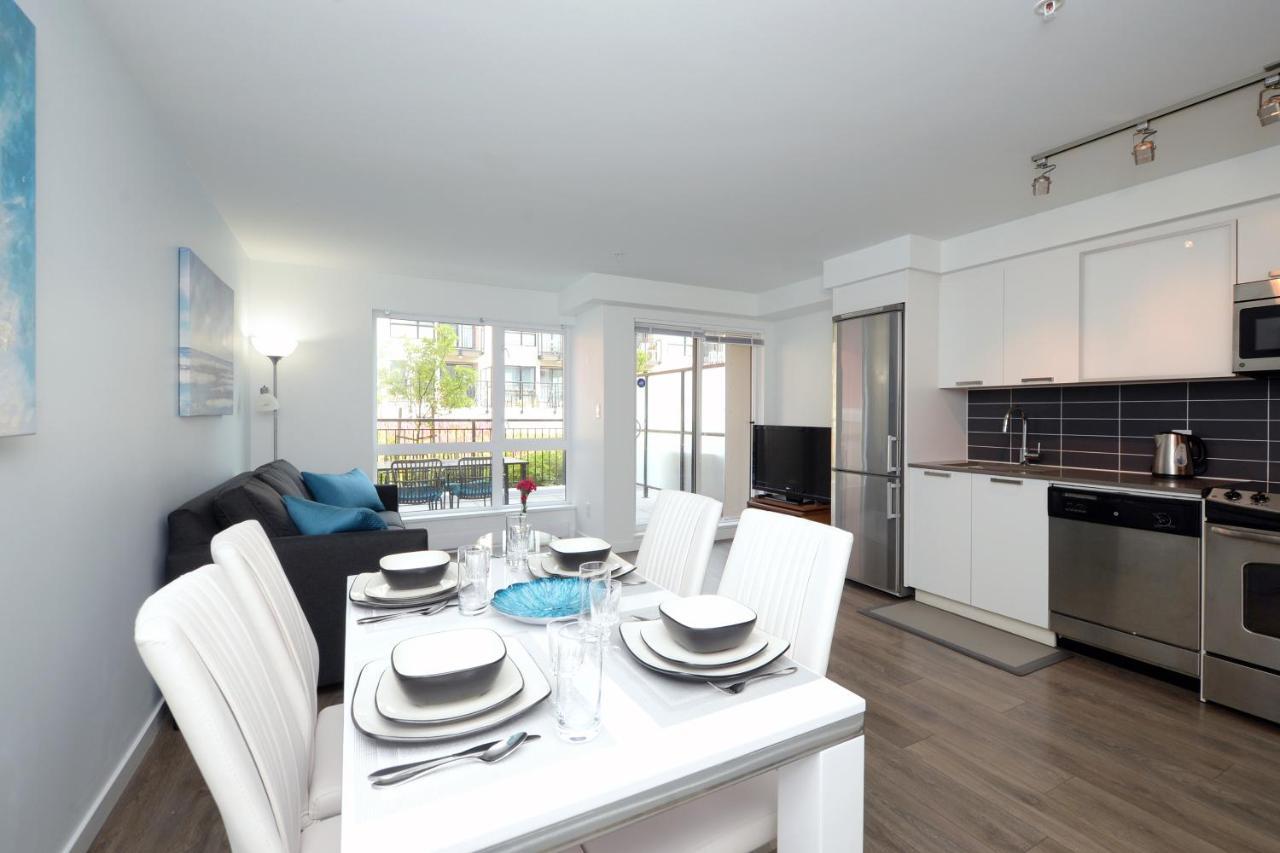 Gorgeous Old Town Condo With Patio And Parking! Victoria Kültér fotó