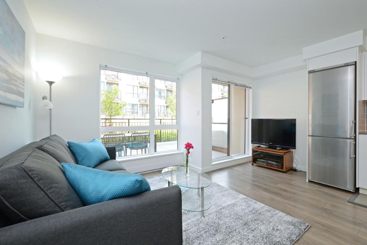 Gorgeous Old Town Condo With Patio And Parking! Victoria Kültér fotó